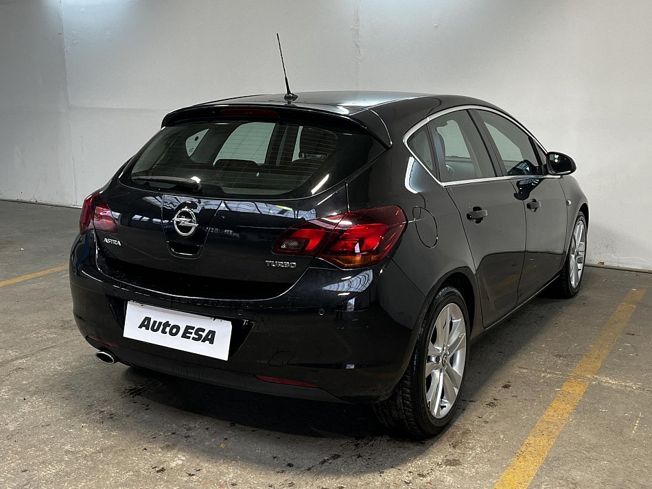 Opel Astra 1.6T Sport