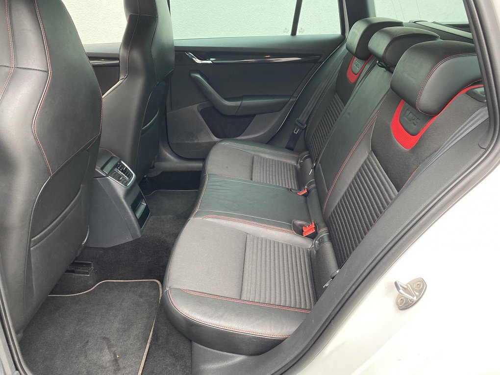 Škoda Octavia III 2.0 TDi RS Challange