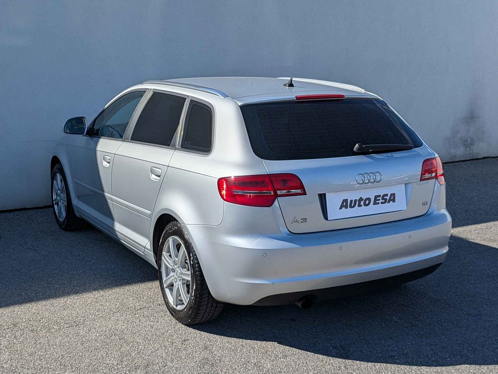 Audi A3 1.6i 
