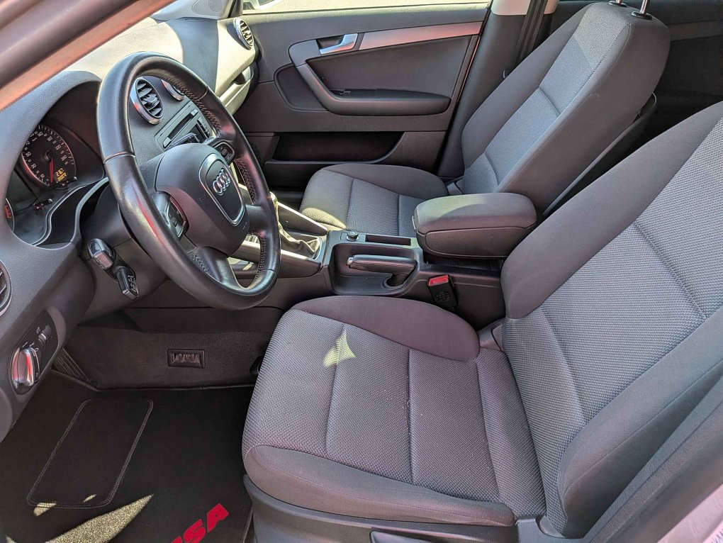 Audi A3 1.6i 