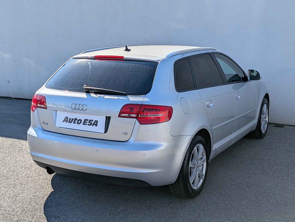 Audi A3 1.6i 