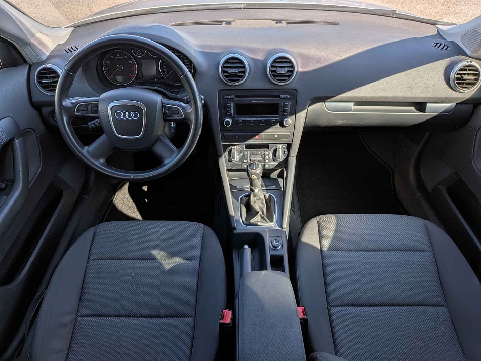 Audi A3 1.6i 