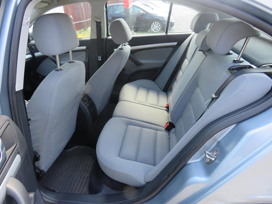 Škoda Octavia II 2.0FSi Ambiente