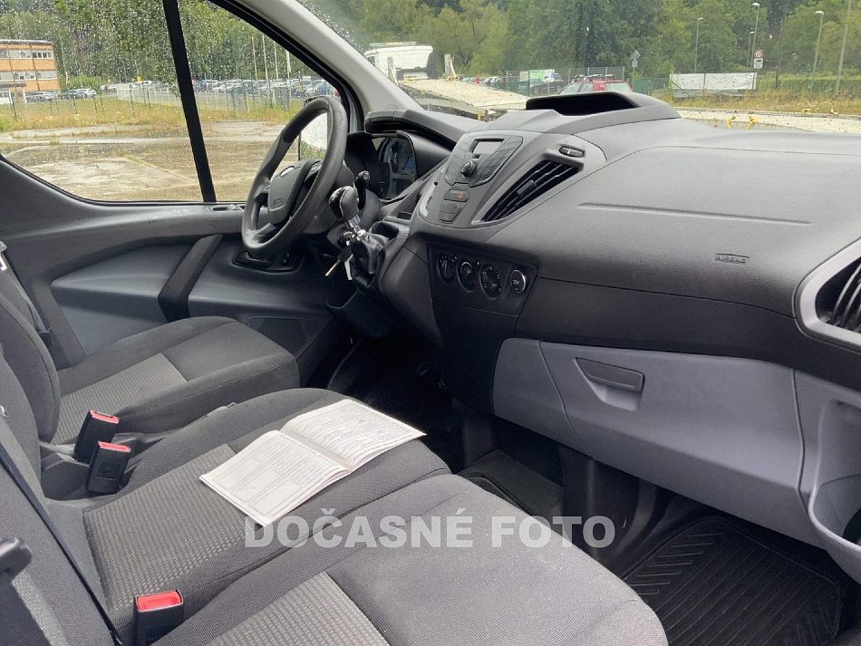 Ford Transit Custom 2.2TDCi  6míst