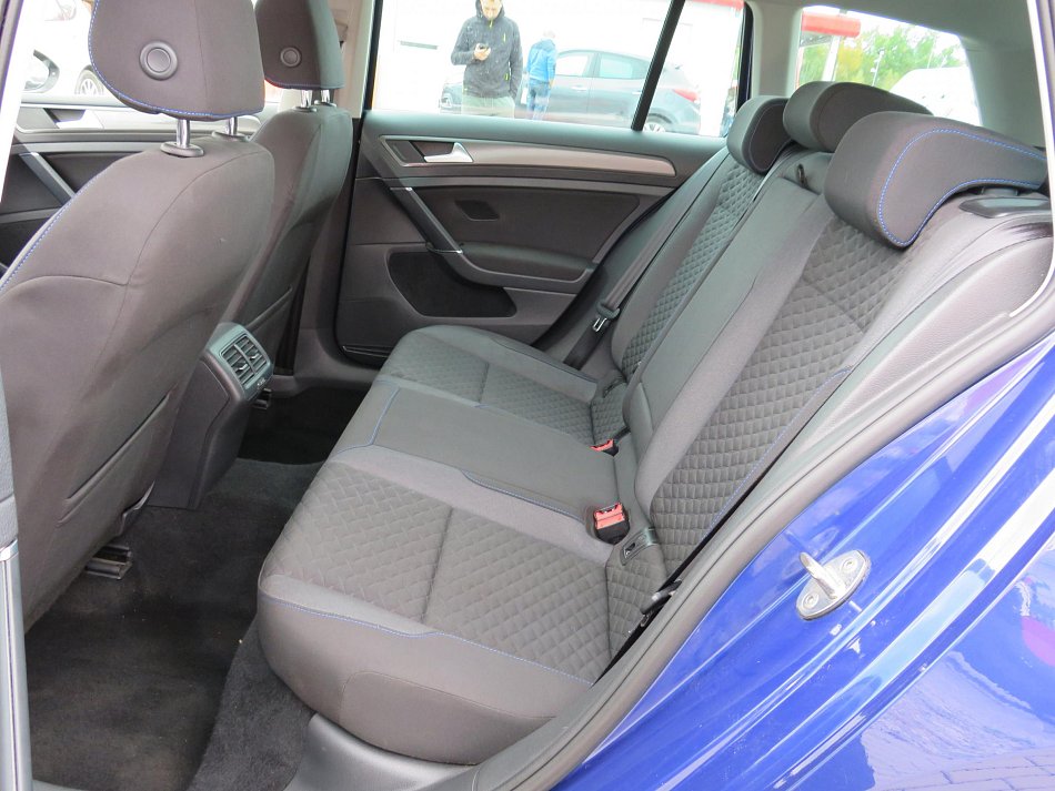 Volkswagen Golf 2.0 TDi 