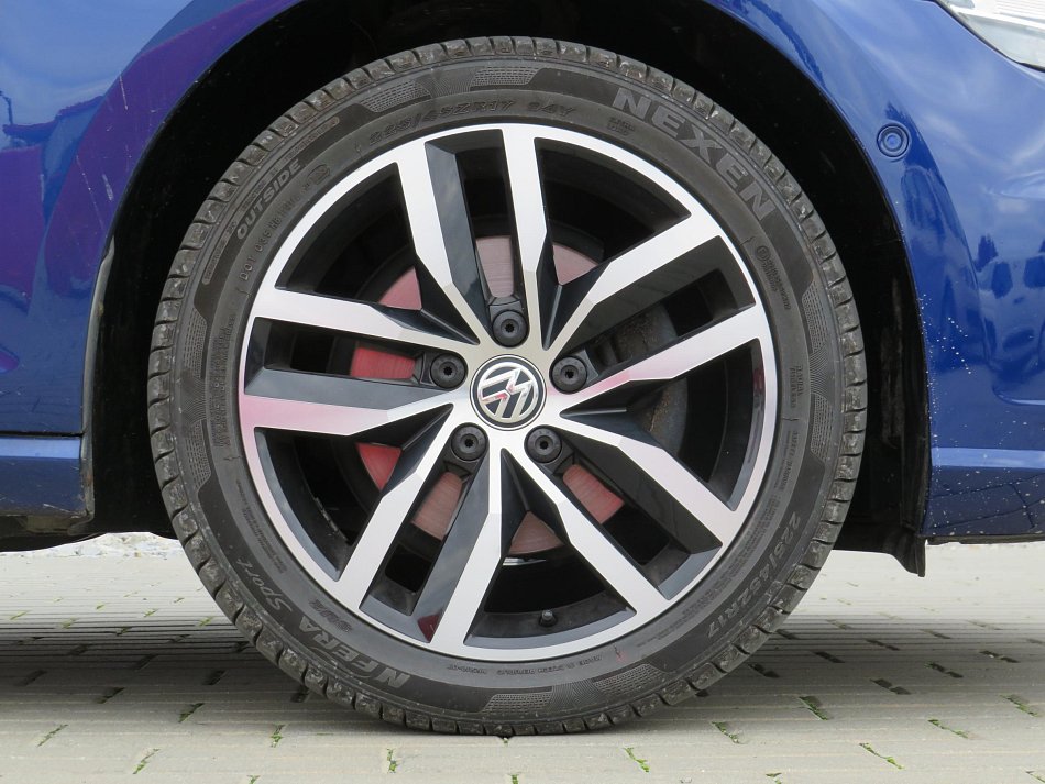 Volkswagen Golf 2.0 TDi 