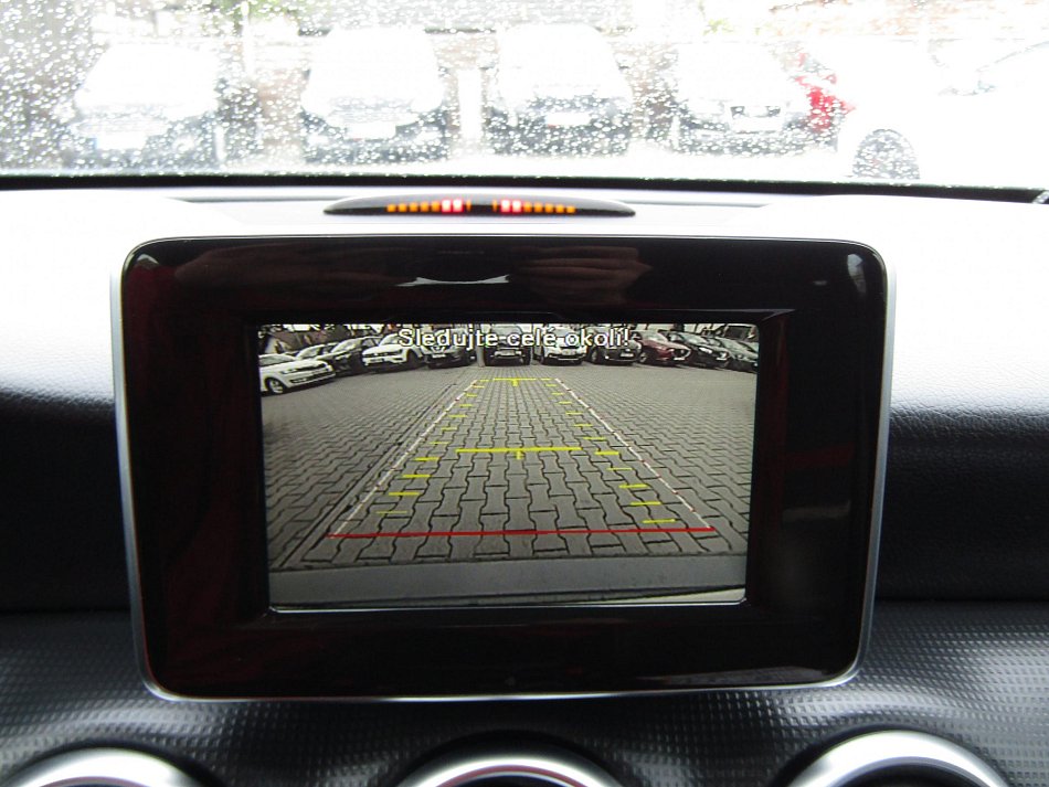 Mercedes-Benz Třída A 1.6i  A180