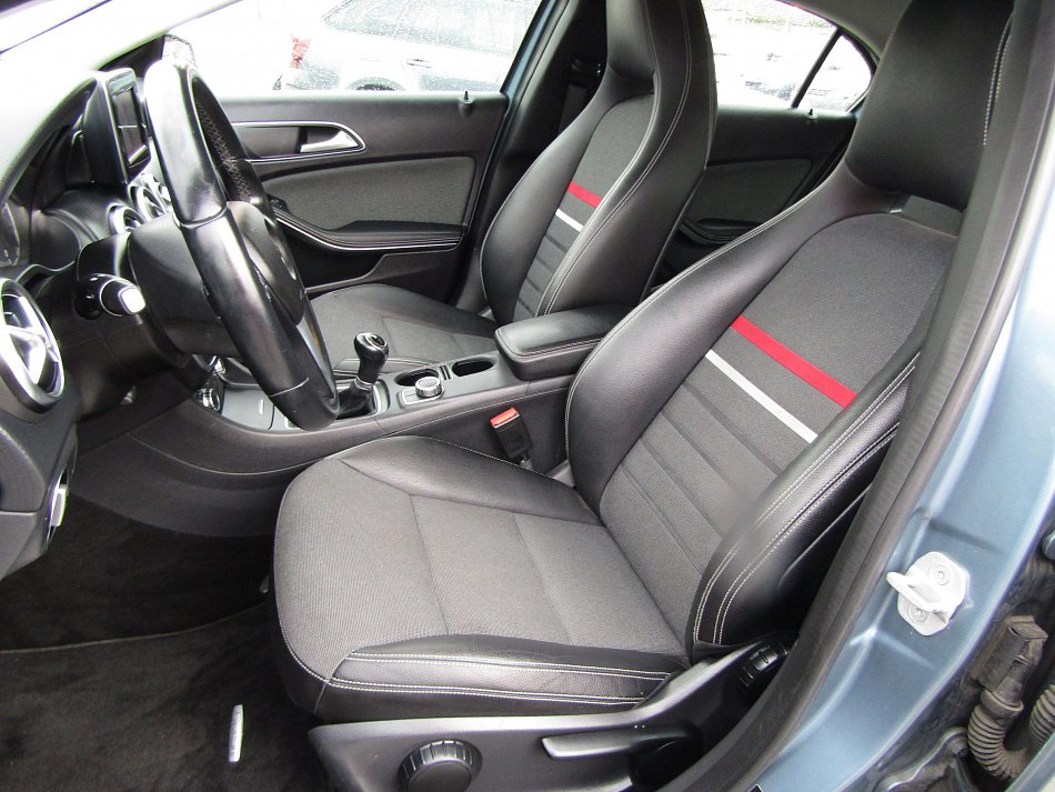 Mercedes-Benz Třída A 1.6i  A180