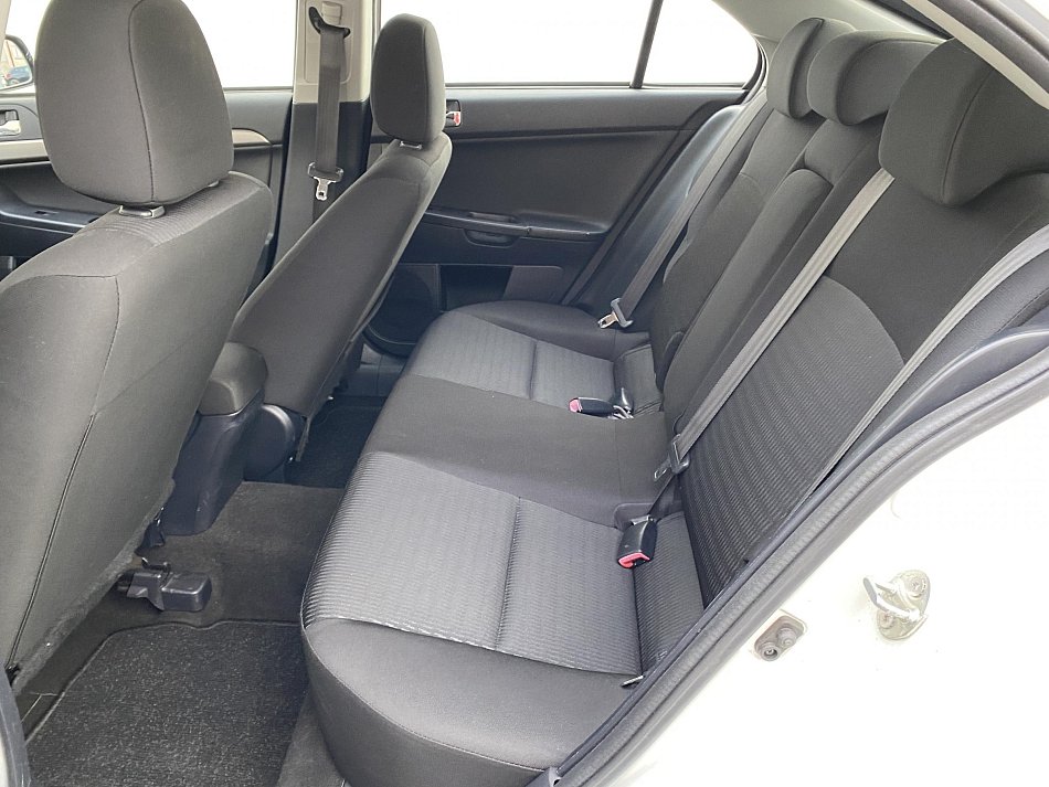 Mitsubishi Lancer 1.6 MiVEC 