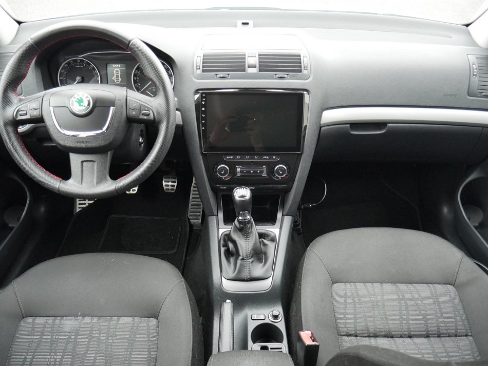 Škoda Octavia II 2.0TDi Elegance