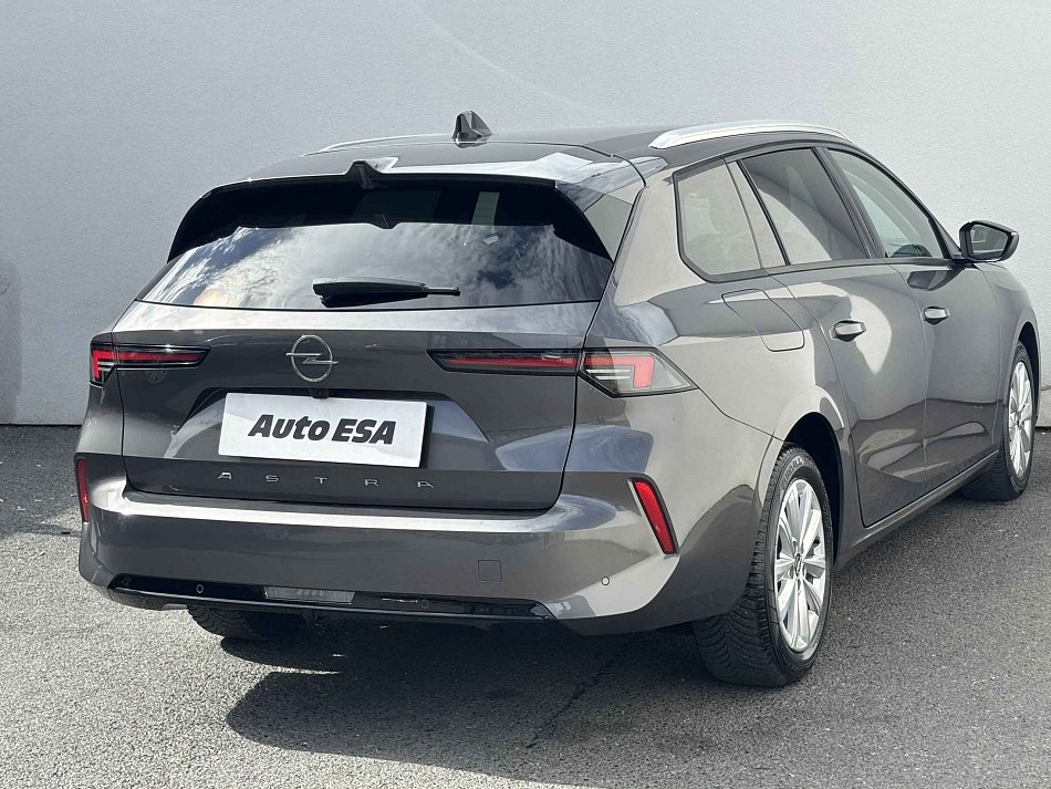 Opel Astra 1.2T Elegance