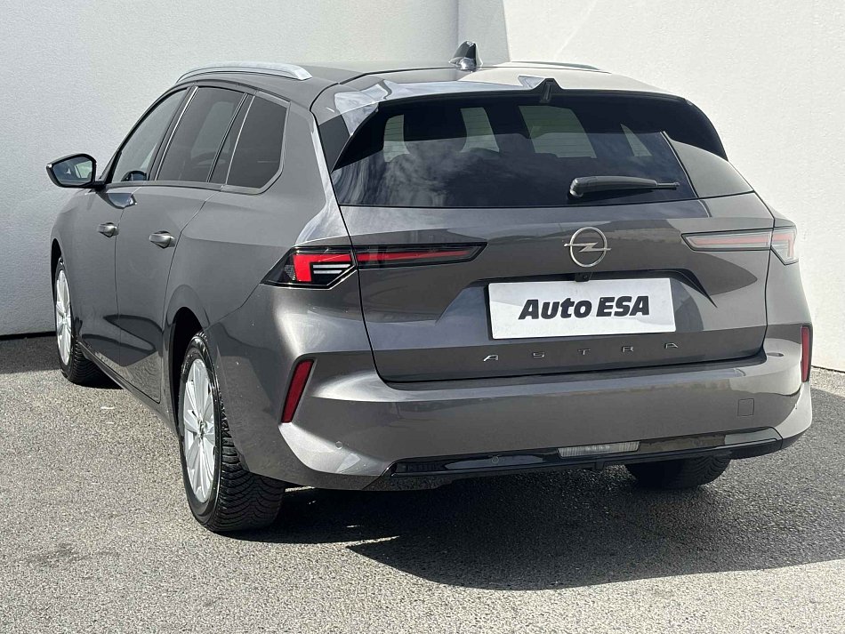 Opel Astra 1.2T Elegance