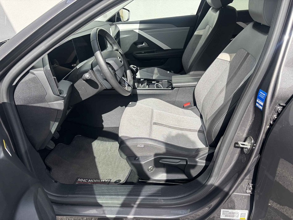 Opel Astra 1.2T Elegance