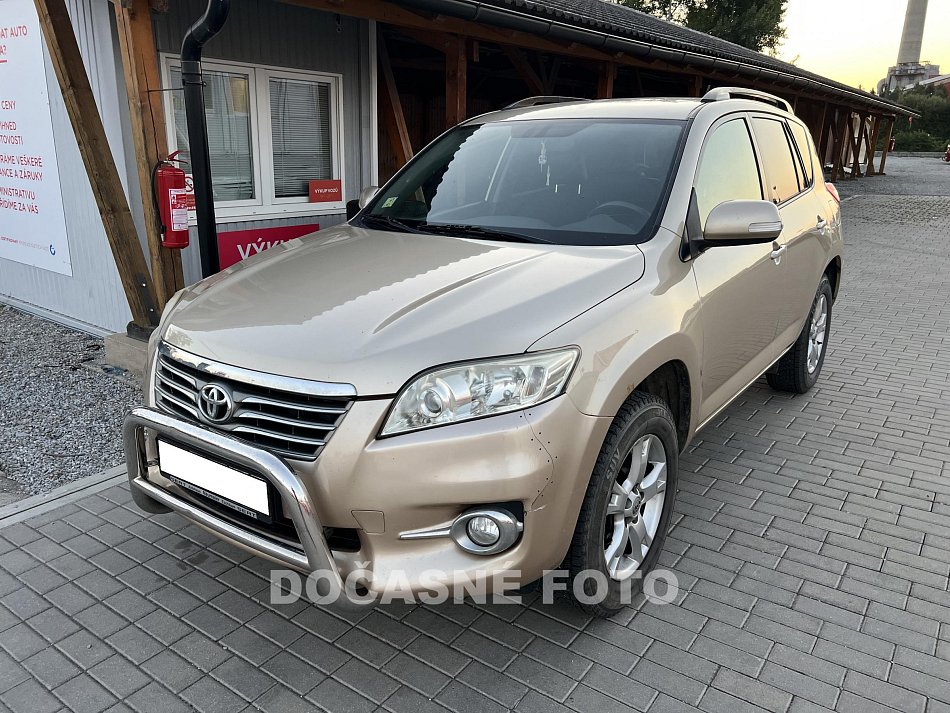 Toyota RAV4 2.2 D 