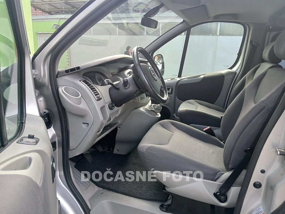 Opel Vivaro 2.5CDTi  7míst