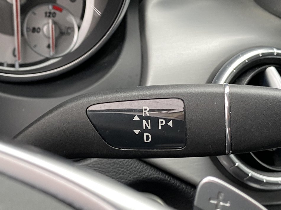 Mercedes-Benz CLA 2.2 CDi  200d