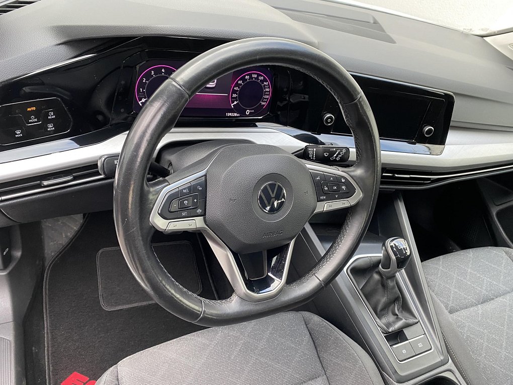 Volkswagen Golf 1.0TSi 