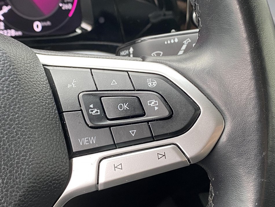 Volkswagen Golf 1.0TSi 