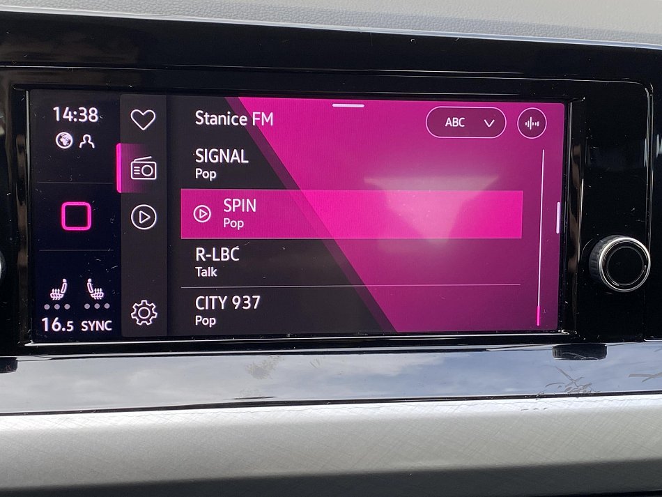 Volkswagen Golf 1.0TSi 