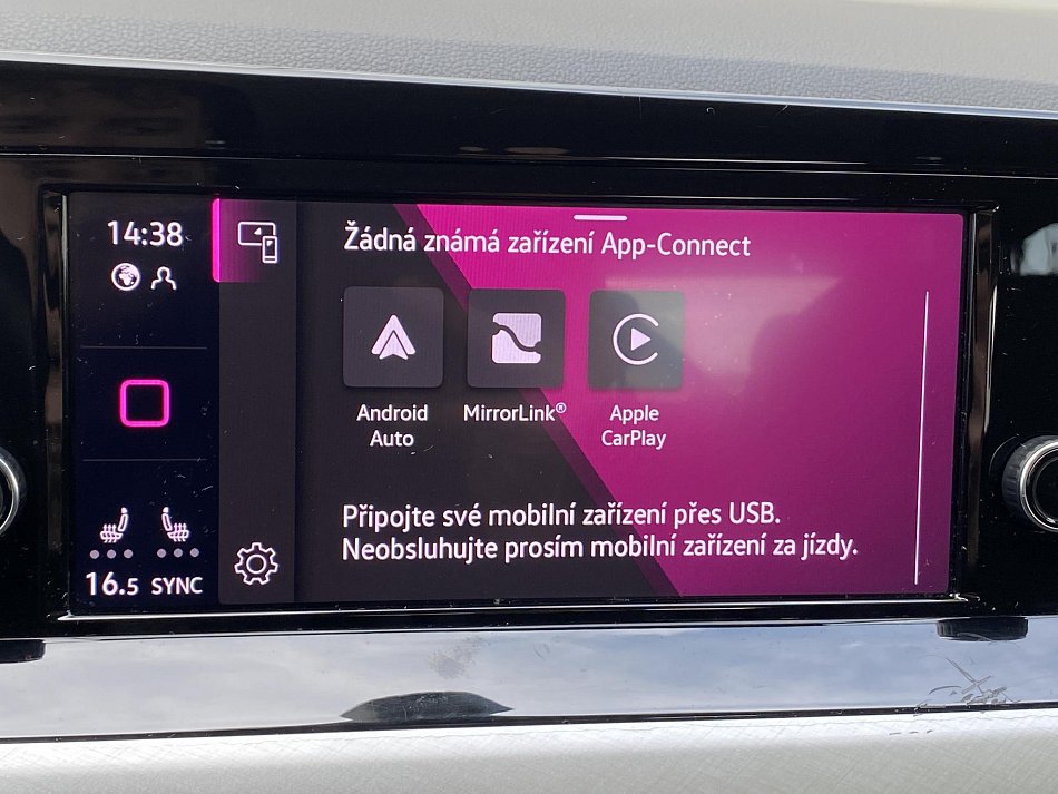 Volkswagen Golf 1.0TSi 