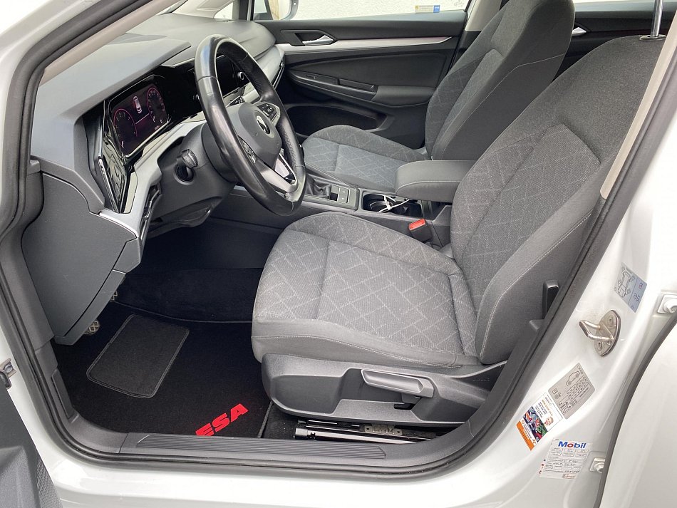 Volkswagen Golf 1.0TSi 