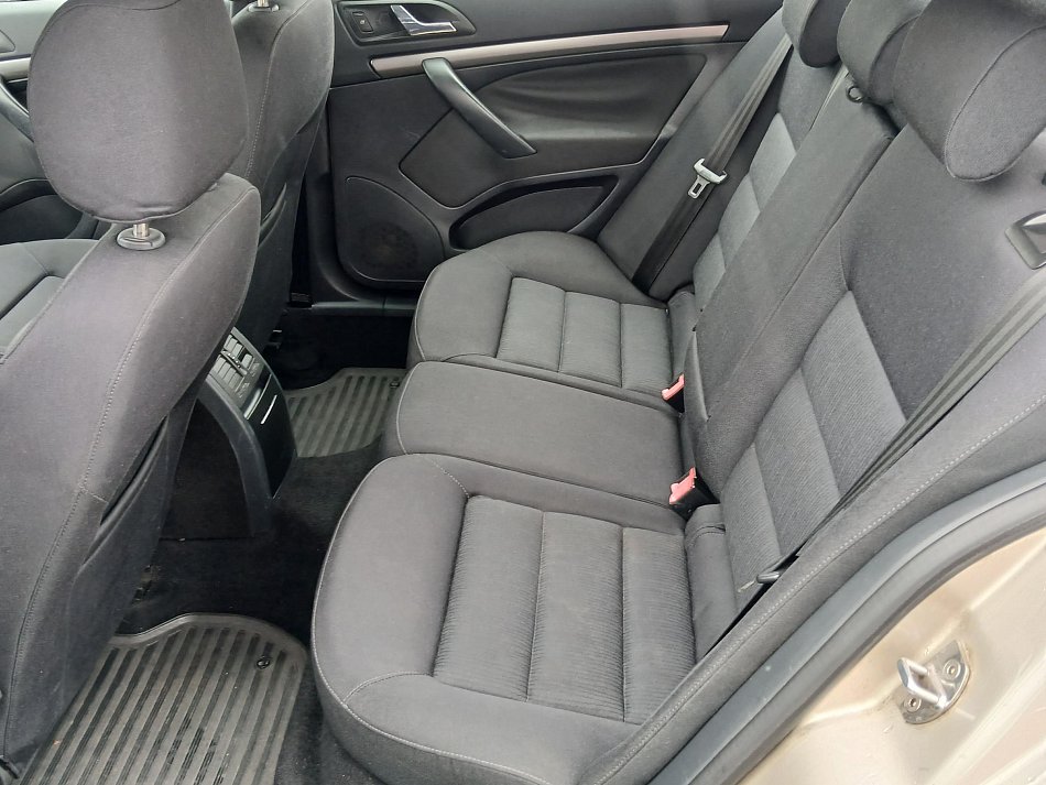 Škoda Octavia II 1.6 FSi 