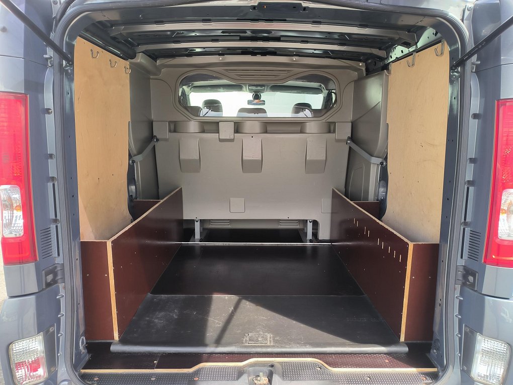 Opel Vivaro 2.0CDTi  5míst