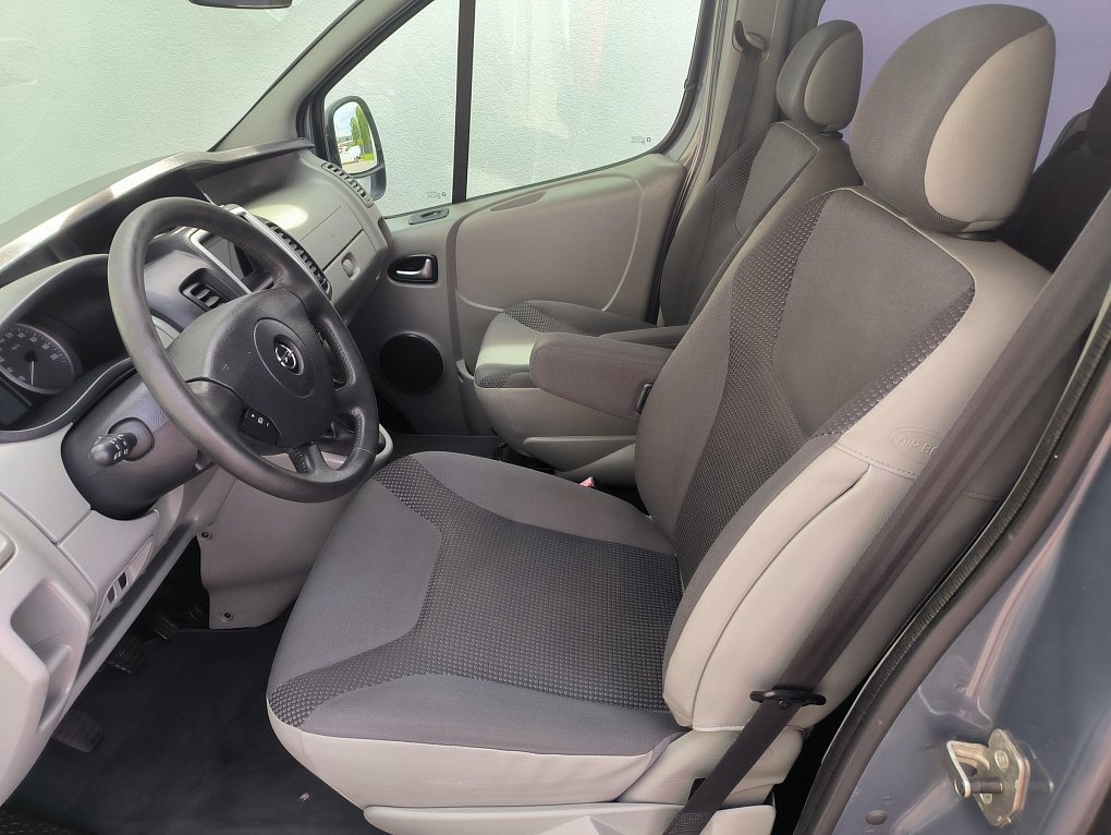 Opel Vivaro 2.0CDTi  5míst