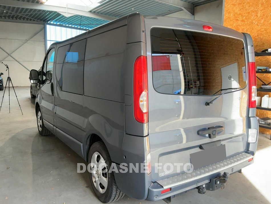 Opel Vivaro 2.0CDTi  5míst