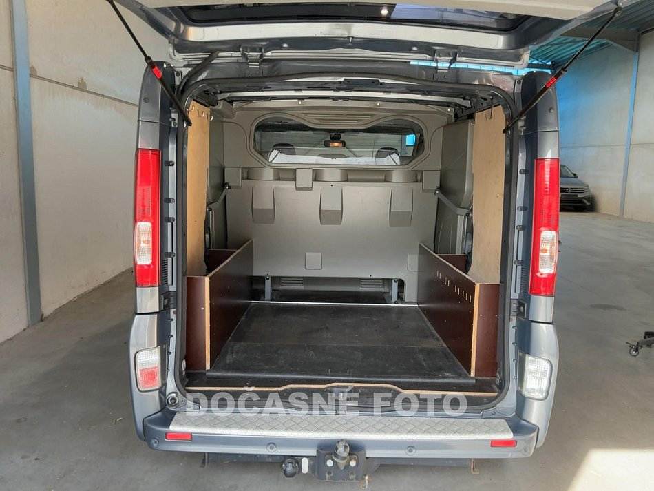 Opel Vivaro 2.0CDTi  5míst