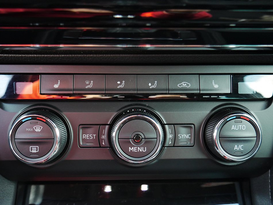 Škoda Superb III 2.0 TSi SportLine