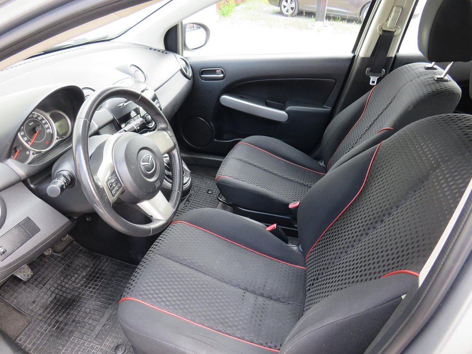 Mazda 2 1.3i 