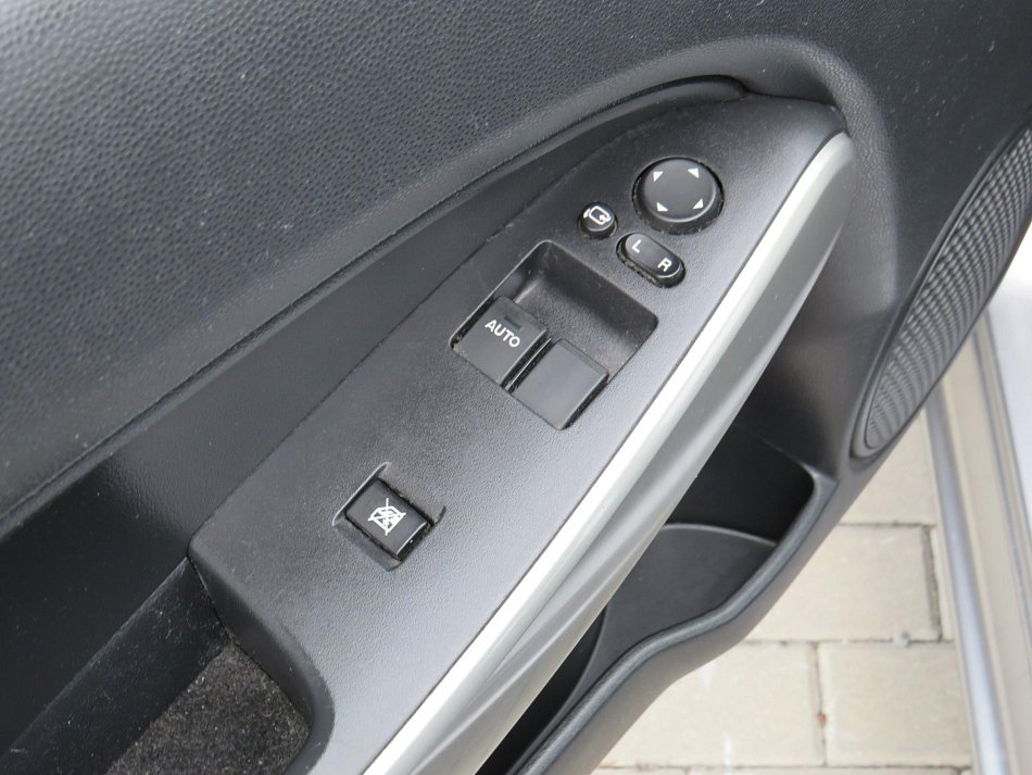 Mazda 2 1.3i 