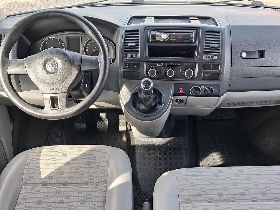 Volkswagen Transporter 2.0TDi  L2 9míst