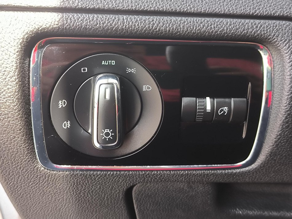 Škoda Superb II 2.0 TDi Elegance