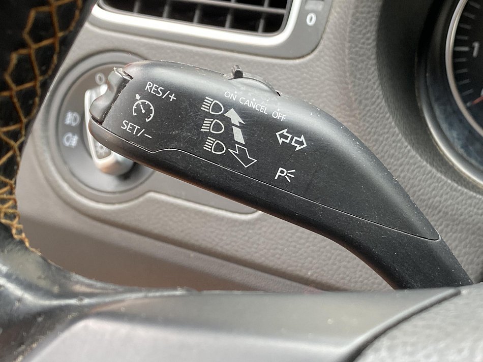 Volkswagen Polo 1.2 TSi CROSS