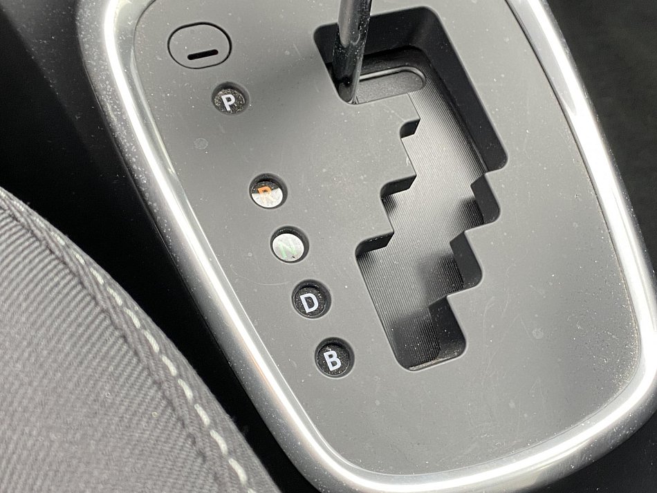 Toyota Yaris 1.5 b - Hybrid 