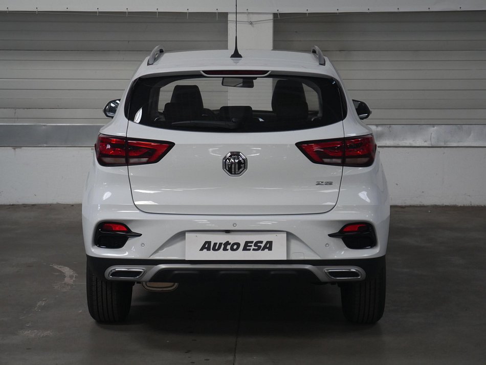 MG ZS 1.5 i 
