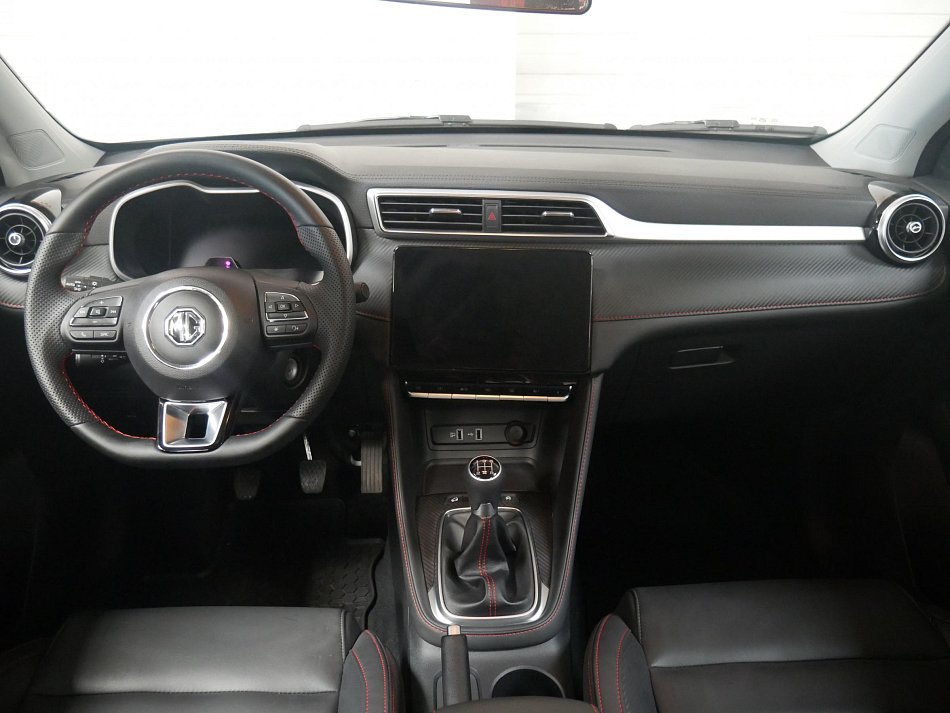 MG ZS 1.5 i 