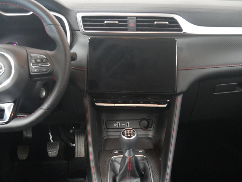 MG ZS 1.5 i 
