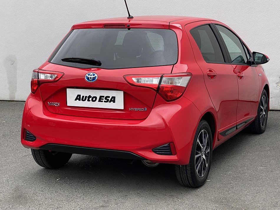 Toyota Yaris 1.5 b - Hybrid 