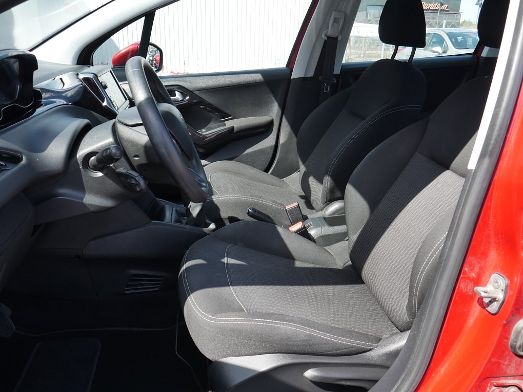 Peugeot 208 1.2 PT 