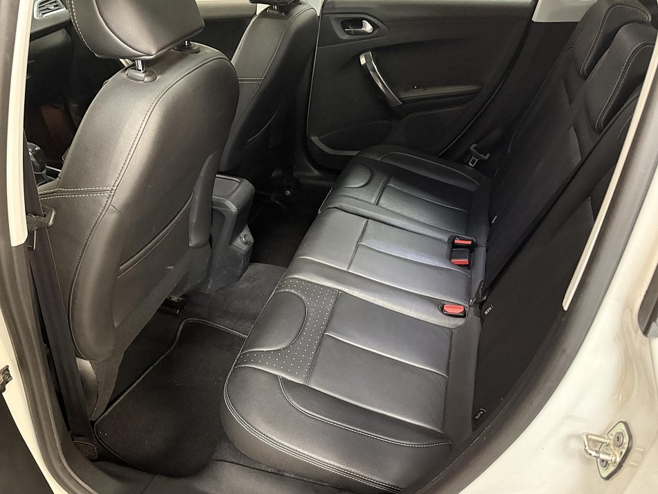 Peugeot 2008 1.6 VTi Allure