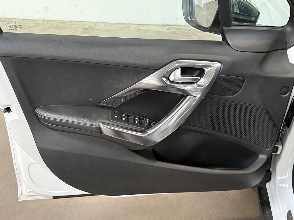 Peugeot 2008 1.6 VTi Allure