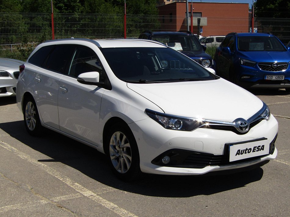 Toyota Auris 1.6 VVT-i Active