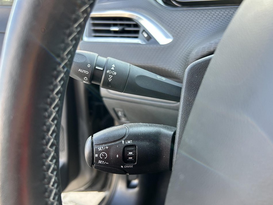 Peugeot 2008 1.2PT Allure