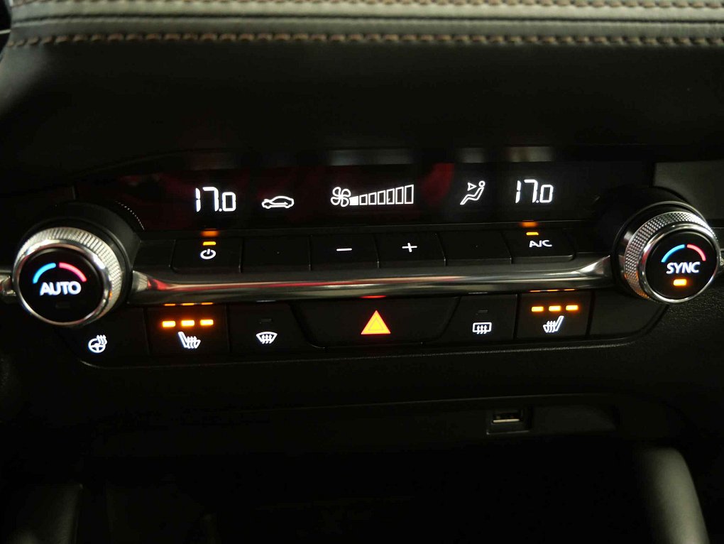 Mazda 3 2.0i  4x4