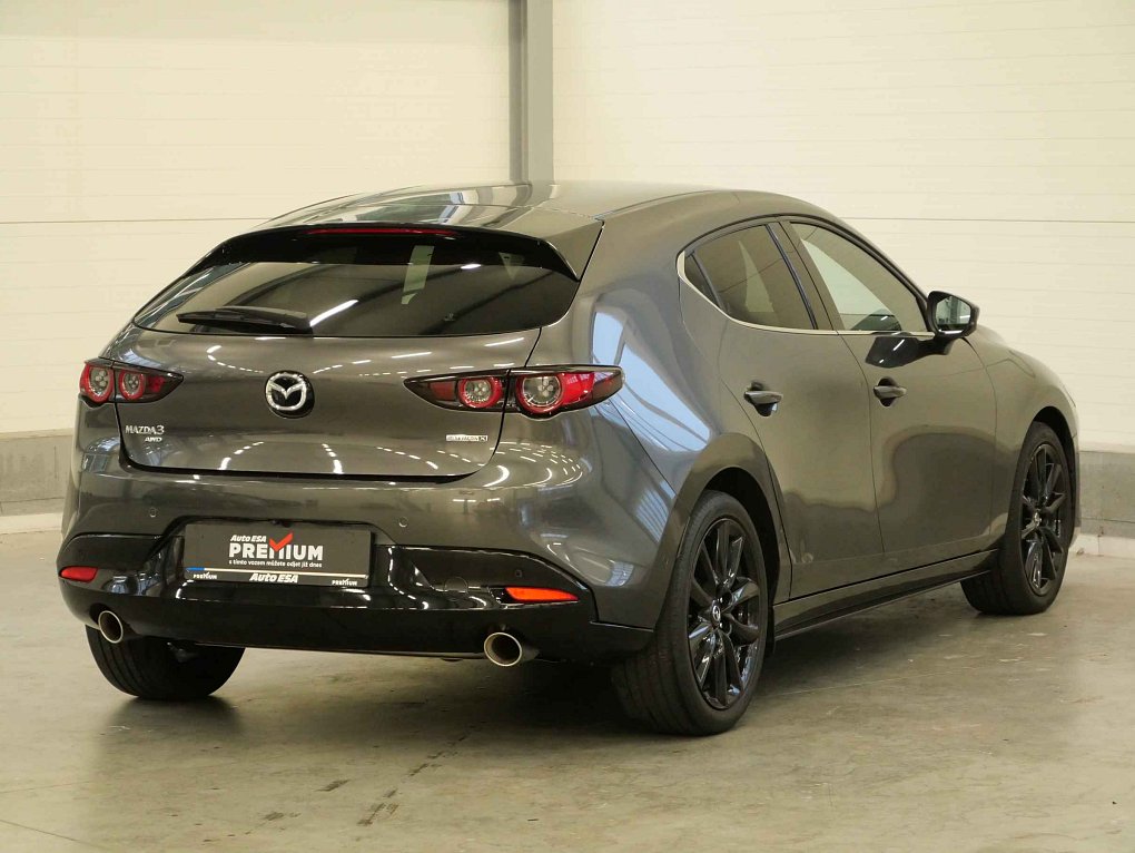 Mazda 3 2.0i  4x4