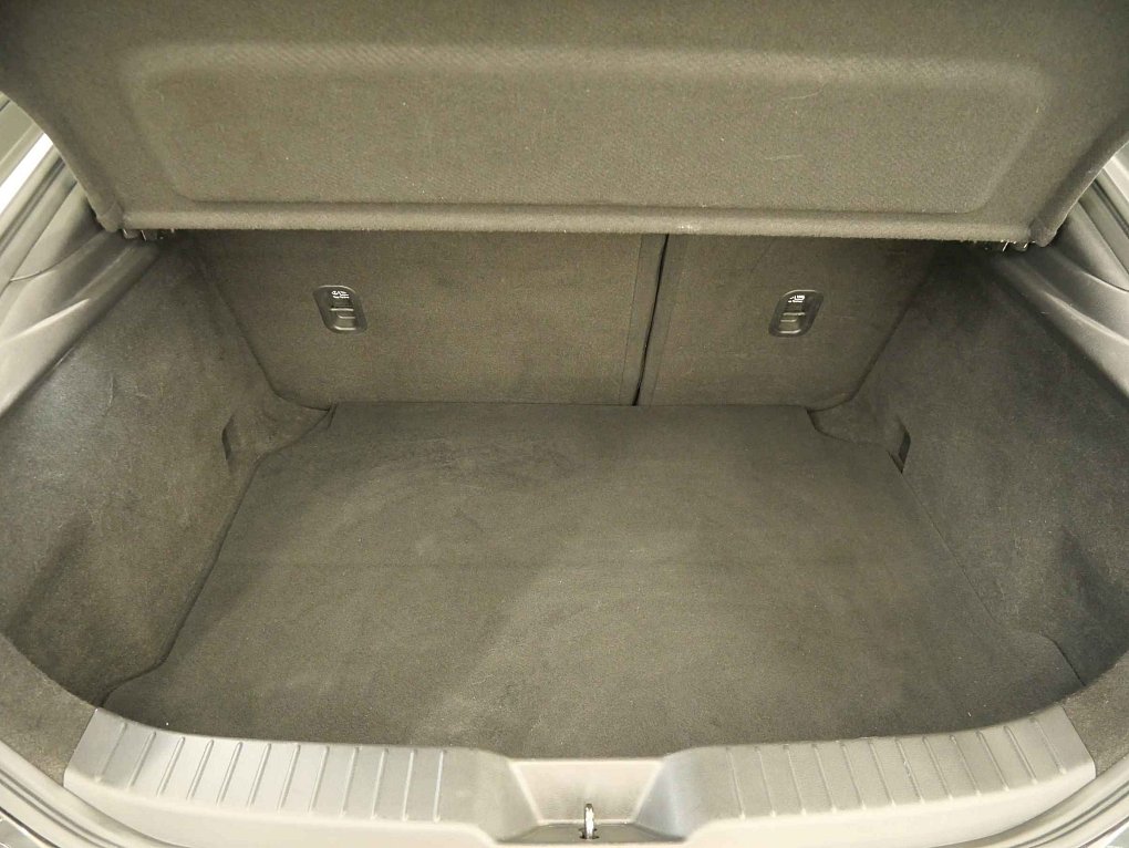 Mazda 3 2.0i  4x4