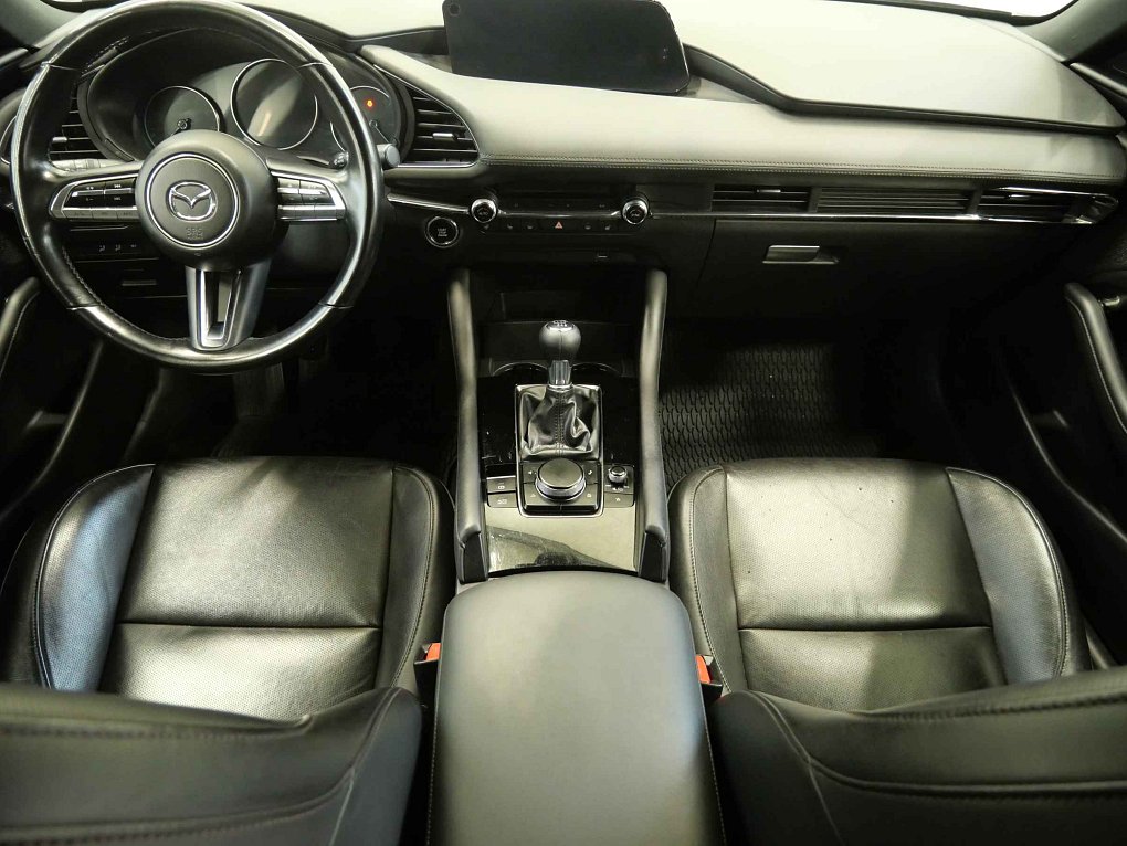 Mazda 3 2.0i  4x4